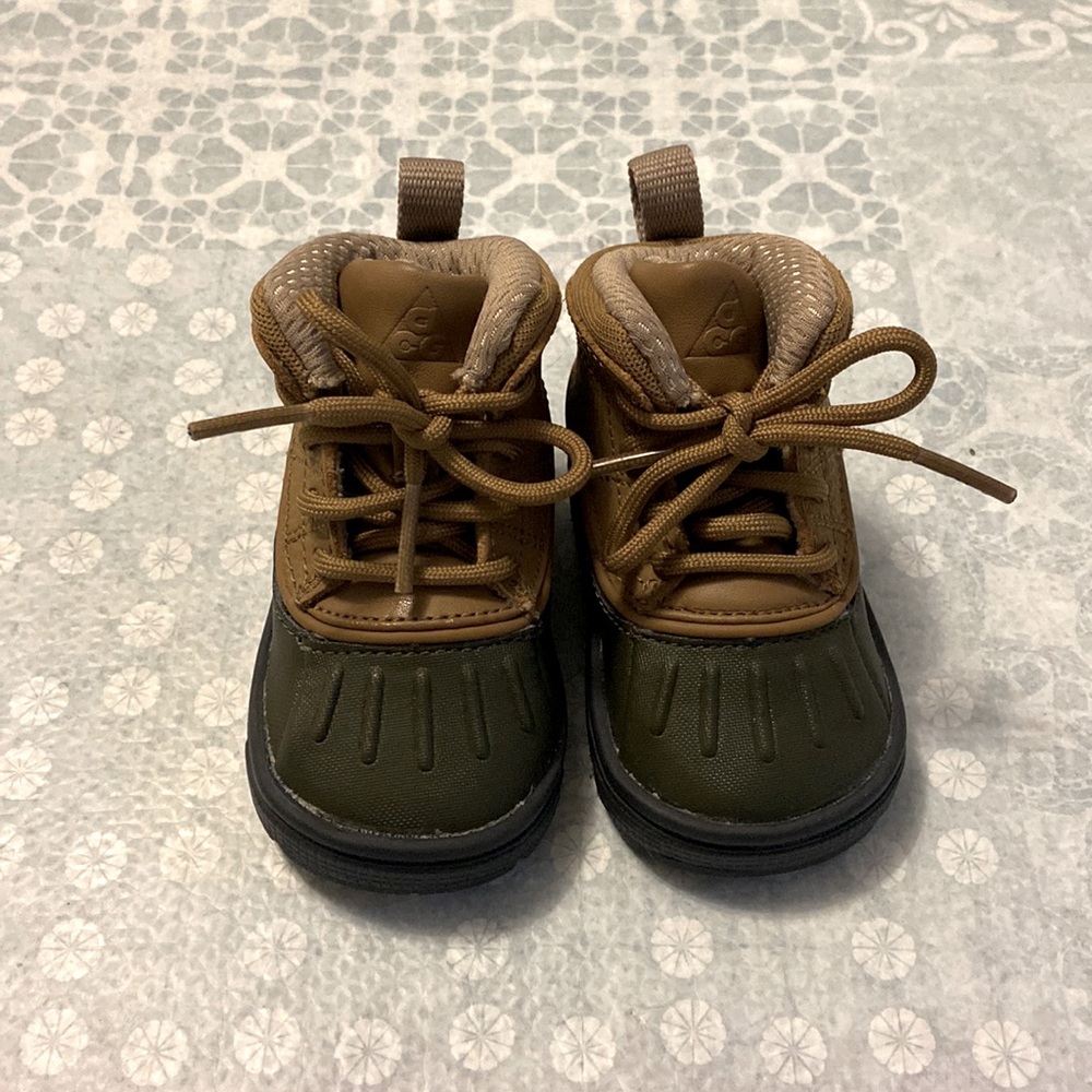Nike Woodside 2 High baby boots